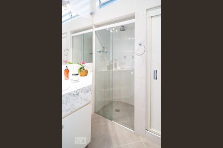 Casa à venda com 200m², 3 quartos e 6 vagasBanheiro Social