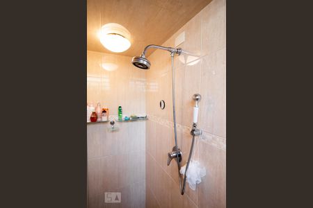 Casa à venda com 200m², 3 quartos e 6 vagasBanheiro Quarto 3 - Suíte