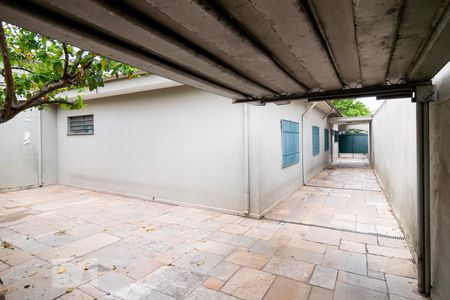 Casa à venda com 200m², 3 quartos e 6 vagasGaragem Lateral