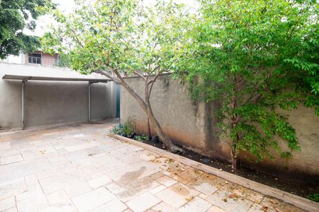Casa à venda com 200m², 3 quartos e 6 vagasGaragem Lateral