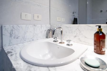 Casa à venda com 200m², 3 quartos e 6 vagasBanheiro Social