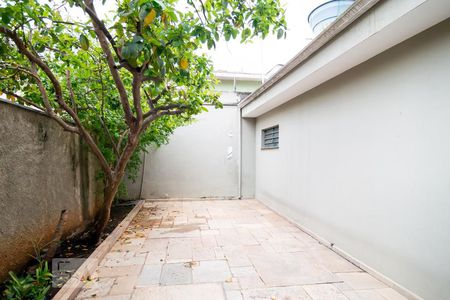 Casa à venda com 200m², 3 quartos e 6 vagasGaragem Lateral