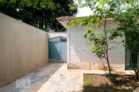 Casa à venda com 200m², 3 quartos e 6 vagasGaragem Frente / Jardim