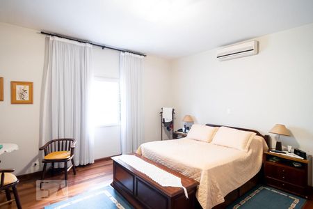 Casa à venda com 200m², 3 quartos e 6 vagasQuarto 3 - Suíte