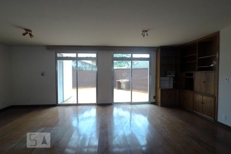 Sala de casa para alugar com 3 quartos, 300m² em Morumbi, São Paulo