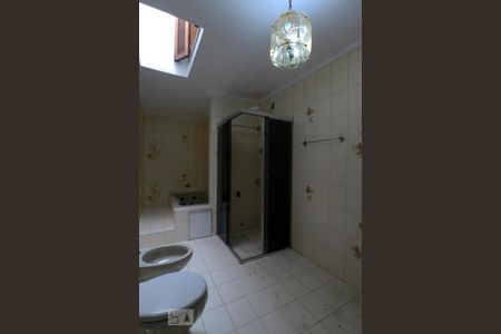 Casa para alugar com 300m², 3 quartos e 4 vagasBanheiro da Suíte 3