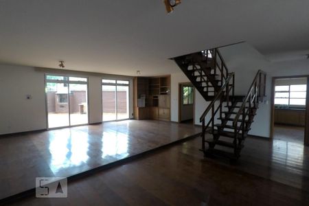 Sala de casa para alugar com 3 quartos, 300m² em Morumbi, São Paulo