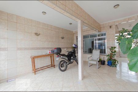 Casa à venda com 219m², 3 quartos e 2 vagas Casa à venda com 219m², 3 quartos e 2 vagasGaragem