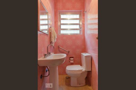 Casa à venda com 219m², 3 quartos e 2 vagas Casa à venda com 219m², 3 quartos e 2 vagasLavabo