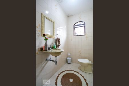 Lavabo de casa para alugar com 4 quartos, 188m² em Jardim Monjolo, São Paulo