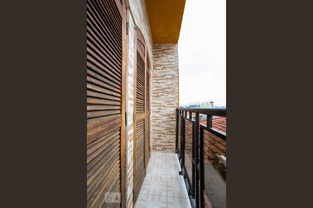 Casa para alugar com 188m², 4 quartos e 2 vagas Casa para alugar com 188m², 4 quartos e 2 vagasVaranda dos quartos 1 e 2