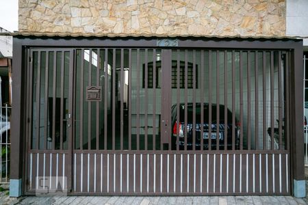 Casa para alugar com 188m², 4 quartos e 2 vagas Casa para alugar com 188m², 4 quartos e 2 vagasFachada