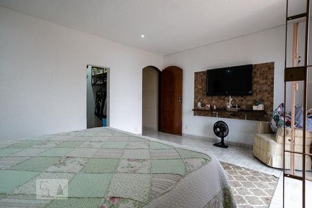 Suíte de casa à venda com 4 quartos, 188m² em Jardim Monjolo, São Paulo