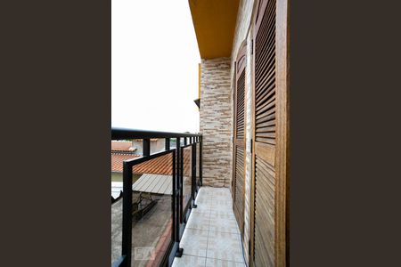 Casa para alugar com 188m², 4 quartos e 2 vagas Casa para alugar com 188m², 4 quartos e 2 vagasVaranda dos quartos 1 e 2