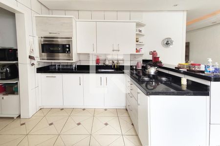 Casa à venda com 250m², 3 quartos e 3 vagas Casa à venda com 250m², 3 quartos e 3 vagasCozinha