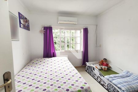 Casa à venda com 250m², 3 quartos e 3 vagas Casa à venda com 250m², 3 quartos e 3 vagasQuarto 4