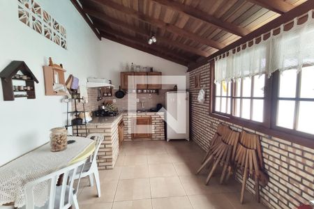 Casa à venda com 250m², 3 quartos e 3 vagas Casa à venda com 250m², 3 quartos e 3 vagasQuiosque