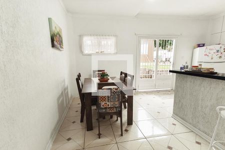 Casa à venda com 250m², 3 quartos e 3 vagas Casa à venda com 250m², 3 quartos e 3 vagasSala de Jantar