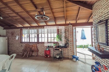 Casa à venda com 250m², 3 quartos e 3 vagas Casa à venda com 250m², 3 quartos e 3 vagasQuiosque