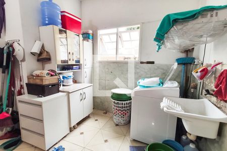 Casa à venda com 250m², 3 quartos e 3 vagas Casa à venda com 250m², 3 quartos e 3 vagasÁrea de Serviço