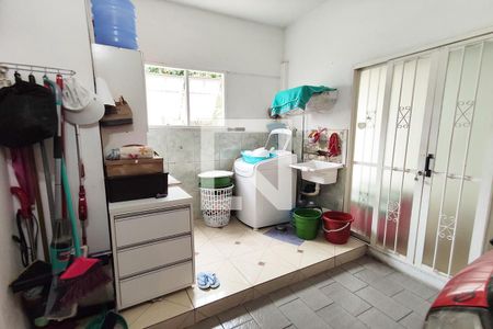 Casa à venda com 250m², 3 quartos e 3 vagas Casa à venda com 250m², 3 quartos e 3 vagasÁrea de Serviço