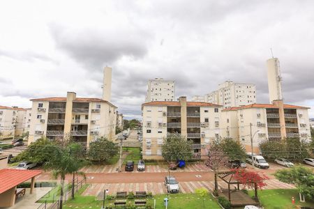 Vista da Sala de apartamento para alugar com 3 quartos, 92m² em Humaitá, Porto Alegre