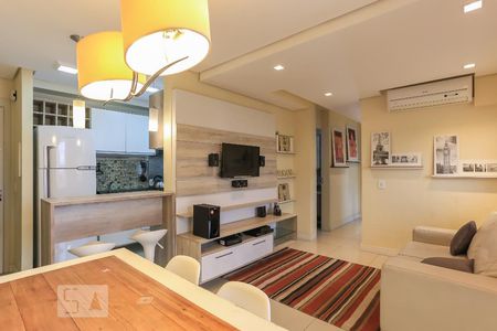 Sala de apartamento para alugar com 3 quartos, 92m² em Humaitá, Porto Alegre