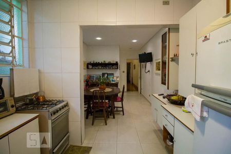 Casa à venda com 338m², 3 quartos e 2 vagasCozinha 