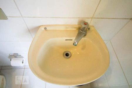 Casa à venda com 338m², 3 quartos e 2 vagasBanheiro 2