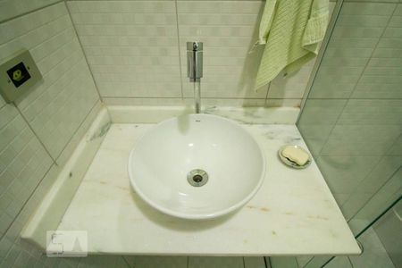 Casa à venda com 338m², 3 quartos e 2 vagasBanheiro de Serviço