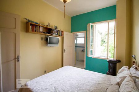 Casa à venda com 338m², 3 quartos e 2 vagasSuíte