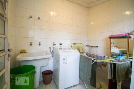 Casa à venda com 338m², 3 quartos e 2 vagasLavanderia 