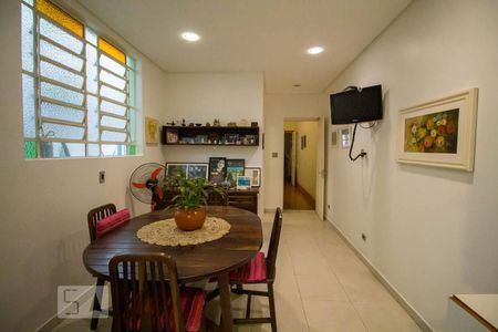 Casa à venda com 338m², 3 quartos e 2 vagasCozinha 