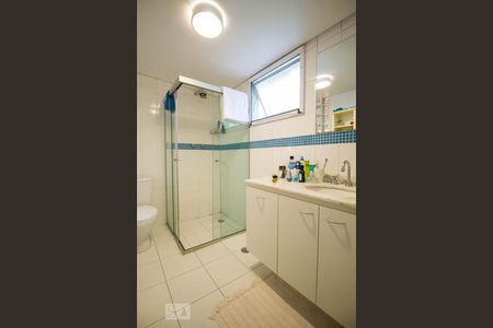 Casa à venda com 338m², 3 quartos e 2 vagasBanheiro da Suíte