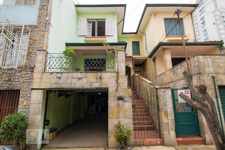 Casa à venda com 338m², 3 quartos e 2 vagasFachada