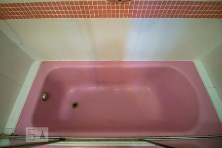 Casa à venda com 338m², 3 quartos e 2 vagasBanheiro 1