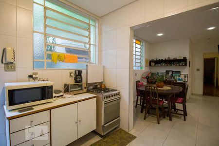 Casa à venda com 338m², 3 quartos e 2 vagasCozinha 