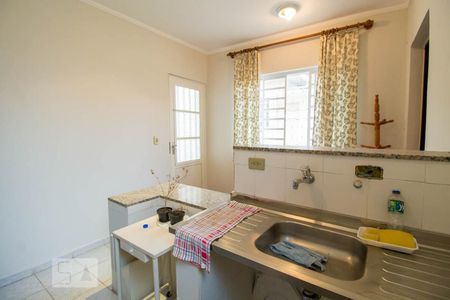 Casa à venda com 300m², 3 quartos e 6 vagas Casa à venda com 300m², 3 quartos e 6 vagasEdícula