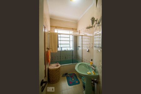 Casa à venda com 300m², 3 quartos e 6 vagas Casa à venda com 300m², 3 quartos e 6 vagasBanheiro 1