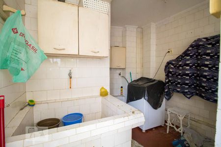 Casa à venda com 300m², 3 quartos e 6 vagas Casa à venda com 300m², 3 quartos e 6 vagasLavanderia