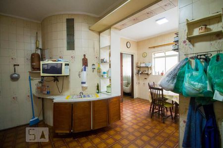 Casa à venda com 300m², 3 quartos e 6 vagas Casa à venda com 300m², 3 quartos e 6 vagasCozinha