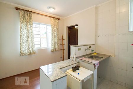 Casa à venda com 300m², 3 quartos e 6 vagas Casa à venda com 300m², 3 quartos e 6 vagasEdícula