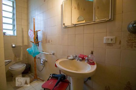 Casa à venda com 300m², 3 quartos e 6 vagas Casa à venda com 300m², 3 quartos e 6 vagasBanheiro 2