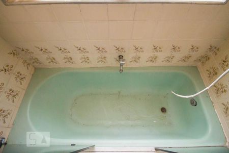 Casa à venda com 300m², 3 quartos e 6 vagas Casa à venda com 300m², 3 quartos e 6 vagasBanheiro 1