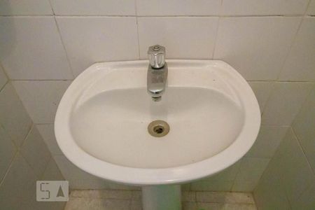 Casa à venda com 300m², 3 quartos e 6 vagas Casa à venda com 300m², 3 quartos e 6 vagasBanheiro de Serviço