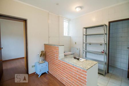 Casa à venda com 300m², 3 quartos e 6 vagas Casa à venda com 300m², 3 quartos e 6 vagasEdícula