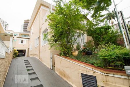 Casa à venda com 300m², 3 quartos e 6 vagas Casa à venda com 300m², 3 quartos e 6 vagasGaragem