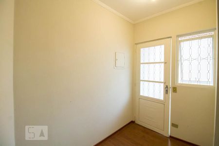 Casa à venda com 300m², 3 quartos e 6 vagas Casa à venda com 300m², 3 quartos e 6 vagasQuarto de Serviço