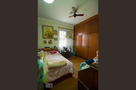 Casa à venda com 300m², 3 quartos e 6 vagas Casa à venda com 300m², 3 quartos e 6 vagasQuarto 2