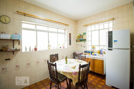 Casa à venda com 300m², 3 quartos e 6 vagas Casa à venda com 300m², 3 quartos e 6 vagasCozinha